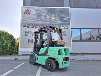 Четырехопорные погрузчики Yale GLP30VX