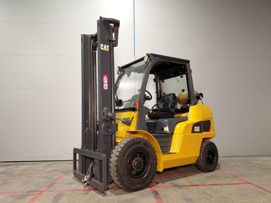 Четырехопорные погрузчики Caterpillar GP40NTD - 1