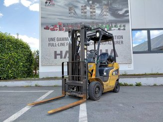 Четырехопорные погрузчики Caterpillar GP18N