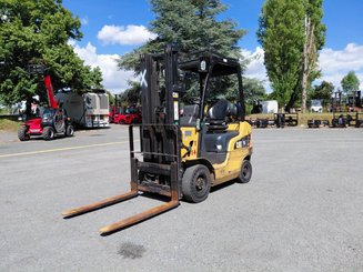 Четырехопорные погрузчики Caterpillar GP18N