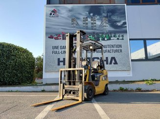 Четырехопорные погрузчики Caterpillar GP18NTD