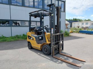 Четырехопорные погрузчики Caterpillar GP18NTD