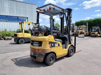 Четырехопорные погрузчики Caterpillar GP18NTD