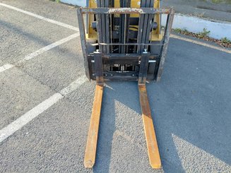 Четырехопорные погрузчики Caterpillar GP18NTD