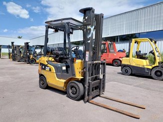 Четырехопорные погрузчики Caterpillar GP18NTD