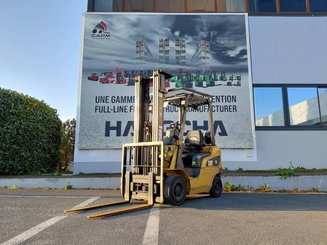 Четырехопорные погрузчики Caterpillar GP18NTD