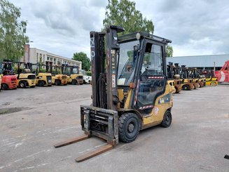 Четырехопорные погрузчики Caterpillar GP18NTD