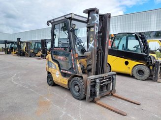 Четырехопорные погрузчики Caterpillar GP18NTD