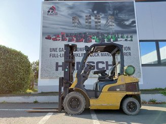 Четырехопорные погрузчики Caterpillar GP25N