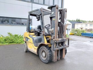 Четырехопорные погрузчики Caterpillar GP25NTD