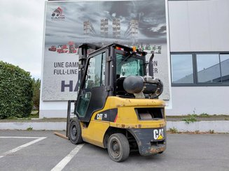 Четырехопорные погрузчики Caterpillar GP25NTD