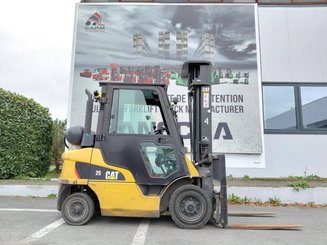Четырехопорные погрузчики Caterpillar GP25NTD
