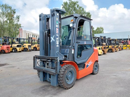 Четырехопорные погрузчики Heli CPYD25 - 1