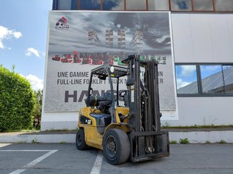 Четырехопорные погрузчики Caterpillar GP30N
