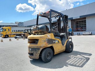Четырехопорные погрузчики Caterpillar GP30N