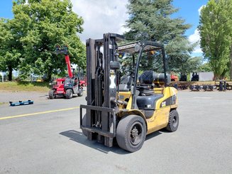 Четырехопорные погрузчики Caterpillar GP30N