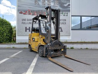 Четырехопорные погрузчики Caterpillar GC40K