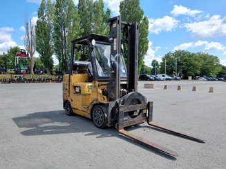 Четырехопорные погрузчики Caterpillar GC40K