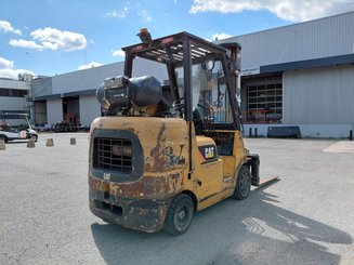 Четырехопорные погрузчики Caterpillar GC40K