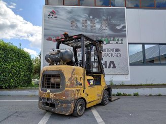 Четырехопорные погрузчики Caterpillar GC40K