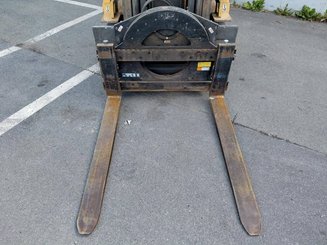 Четырехопорные погрузчики Caterpillar GC40K