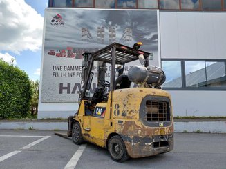 Четырехопорные погрузчики Caterpillar GC40K