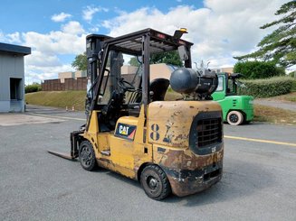 Четырехопорные погрузчики Caterpillar GC40K