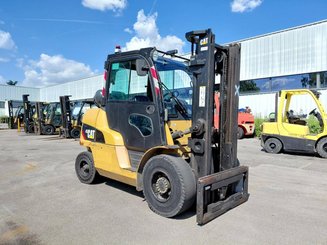 Четырехопорные погрузчики Caterpillar GP45N