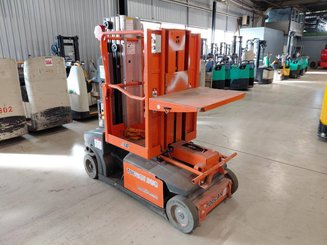 Строительный подъёмник с вертикальной мачтой JLG TOUCAN DUO