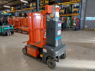 Строительный подъёмник с вертикальной мачтой JLG TOUCAN DUO