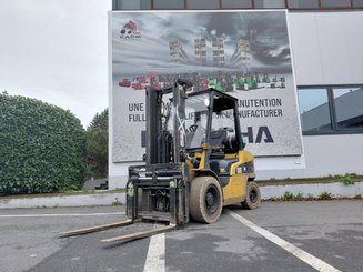 Четырехопорные погрузчики Caterpillar GP30NTD