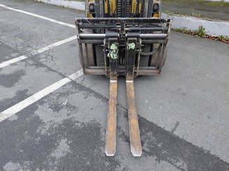 Четырехопорные погрузчики Caterpillar GP30NTD