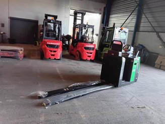 Четырехопорные погрузчики Hangcha CJD25-XT1-Li