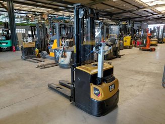Штабелеры с электроприводом Caterpillar NSP16N2