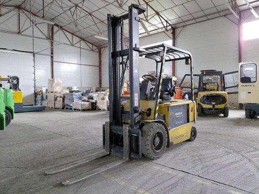 Четырехопорные погрузчики Caterpillar EP30K - 1
