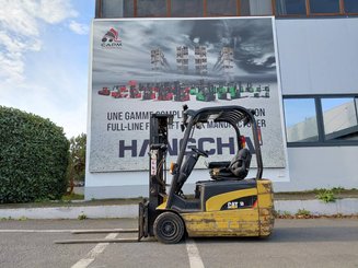 Трехопорные погрузчики Caterpillar EP18NT