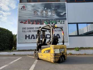 Трехопорные погрузчики Caterpillar EP18NT