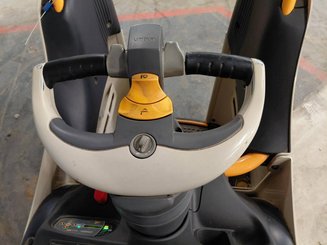 Трехсекционная Crown WT3040