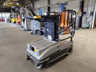 Строительный подъёмник с вертикальной мачтой JLG 10MSP