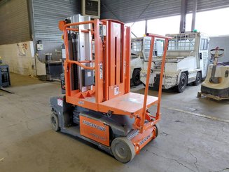 Строительный подъёмник с вертикальной мачтой JLG TOUCAN DUO