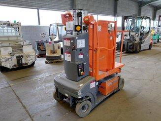 Строительный подъёмник с вертикальной мачтой JLG TOUCAN DUO