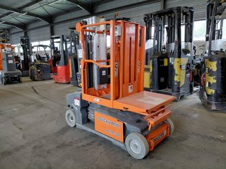 Строительный подъёмник с вертикальной мачтой JLG TOUCAN DUO