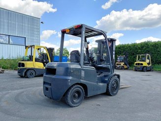Четырехопорные погрузчики TCM FD30T3