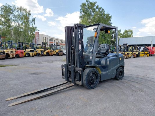 Четырехопорные погрузчики TCM FD30T3 - 1