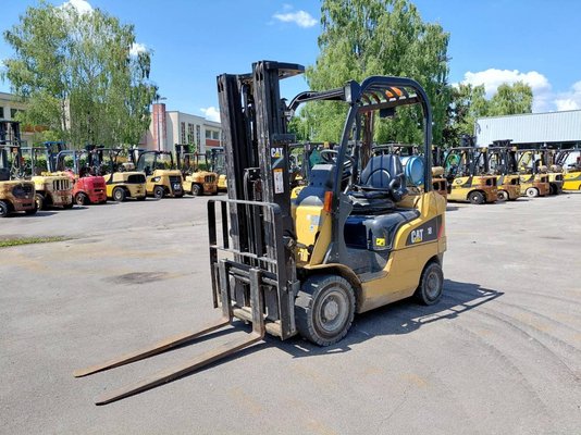 Четырехопорные погрузчики Caterpillar GP18N - 1