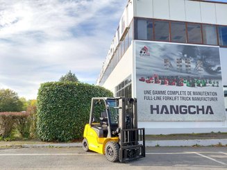 Четырехопорные погрузчики Hangcha XE25i ( CPD25-XEY2HA-SI )