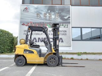 Четырехопорные погрузчики Caterpillar GP25N