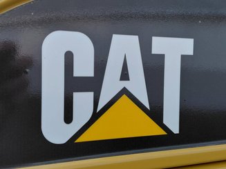 Четырехопорные погрузчики Caterpillar GP30NTD