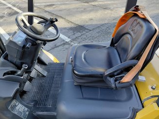 Четырехопорные погрузчики Caterpillar GP30NTD