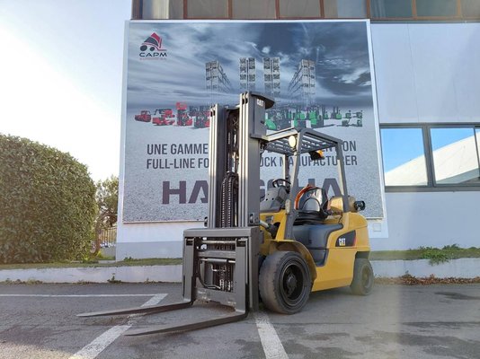 Четырехопорные погрузчики Caterpillar GP30NTD - 1